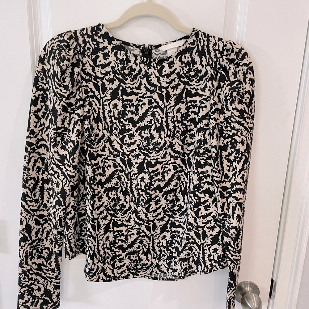 Abstract H&M Nude and Black Juliet shoulder Blouse